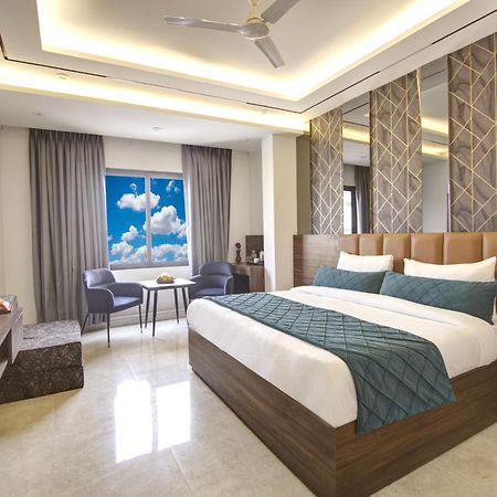 Hotel Hsp Plaza New Delhi Buitenkant foto