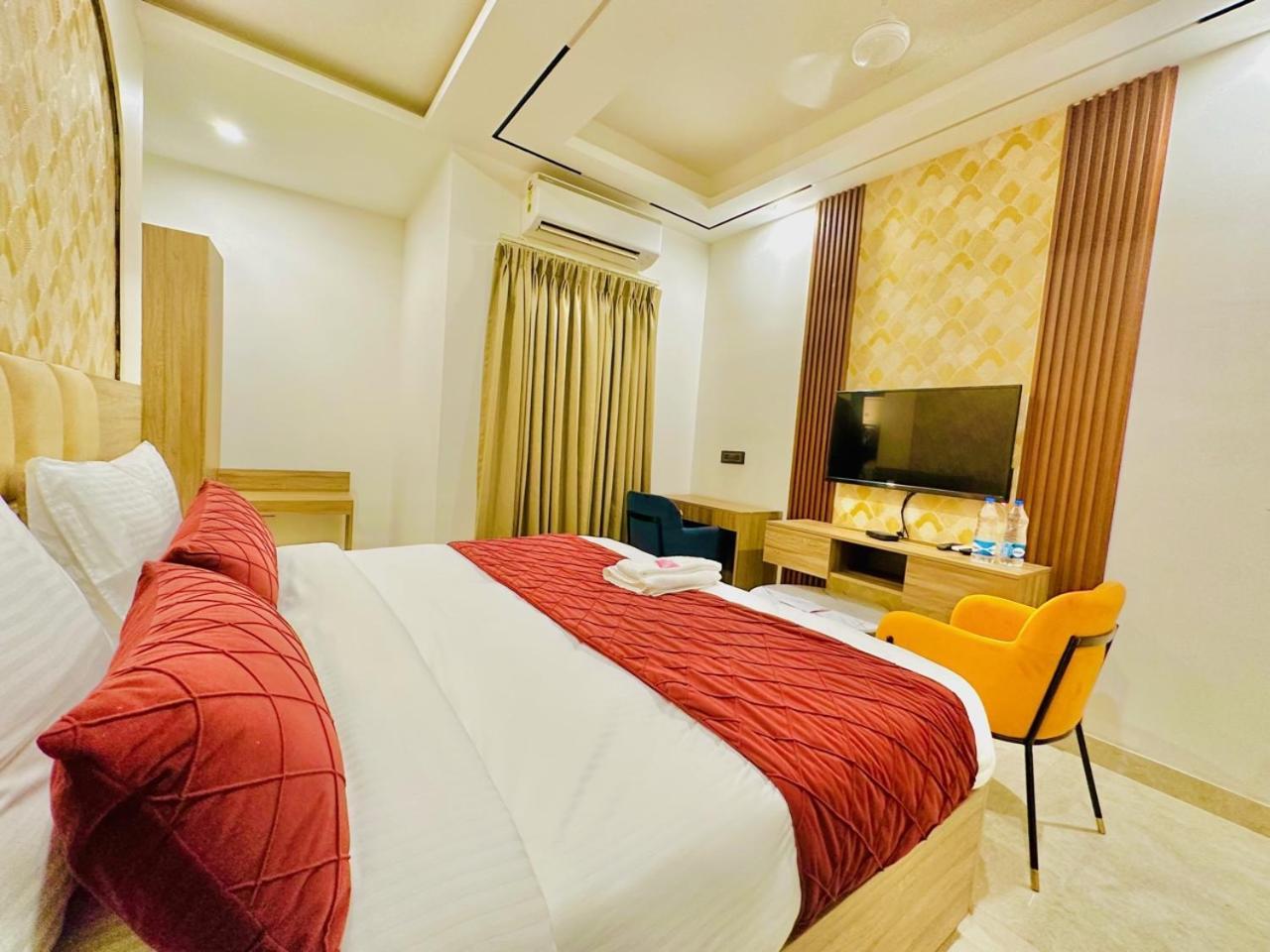 Hotel Hsp Plaza New Delhi Buitenkant foto
